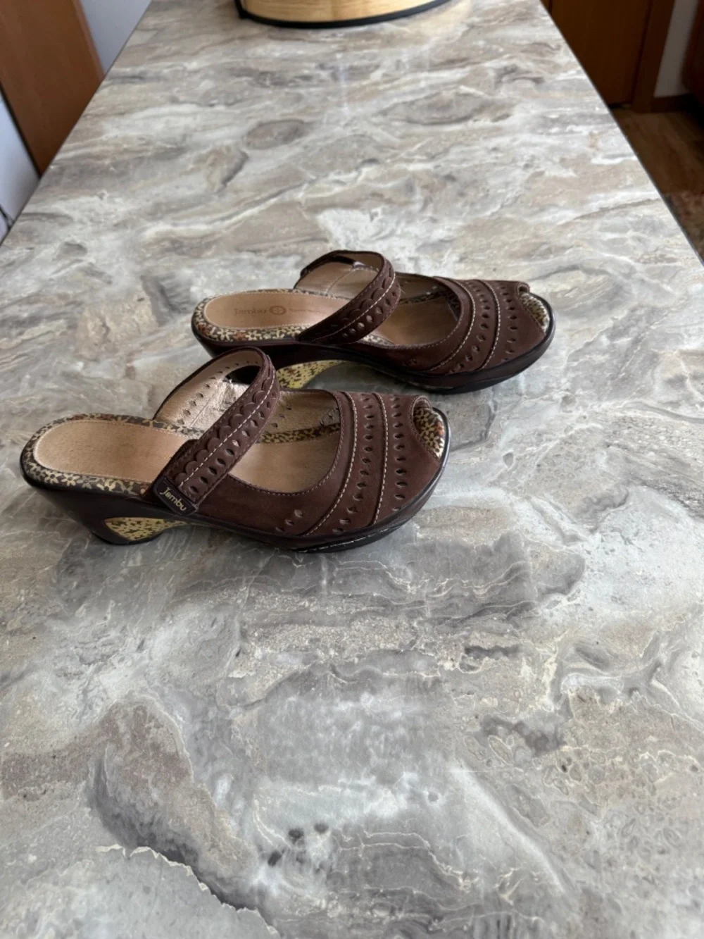 JAMBU women’s brown wedge peep toe, sling back sandals size 8 1/2